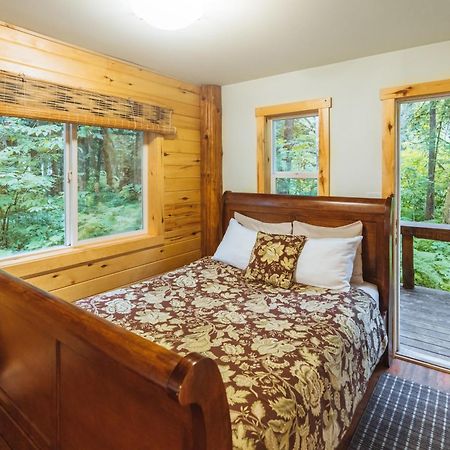 Bella Coola Grizzly Tours And Resort Hagensborg エクステリア 写真