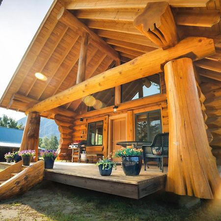 Bella Coola Grizzly Tours And Resort Hagensborg エクステリア 写真