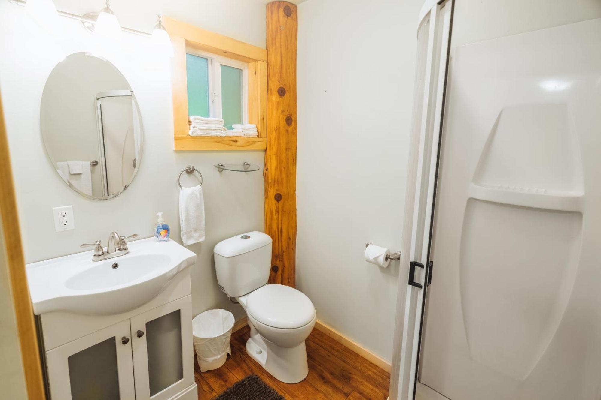 Bella Coola Grizzly Tours And Resort Hagensborg エクステリア 写真