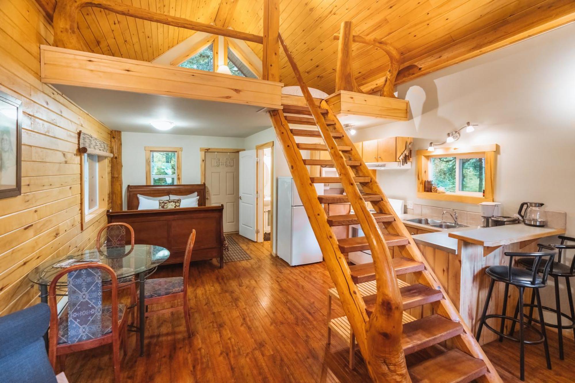 Bella Coola Grizzly Tours And Resort Hagensborg エクステリア 写真