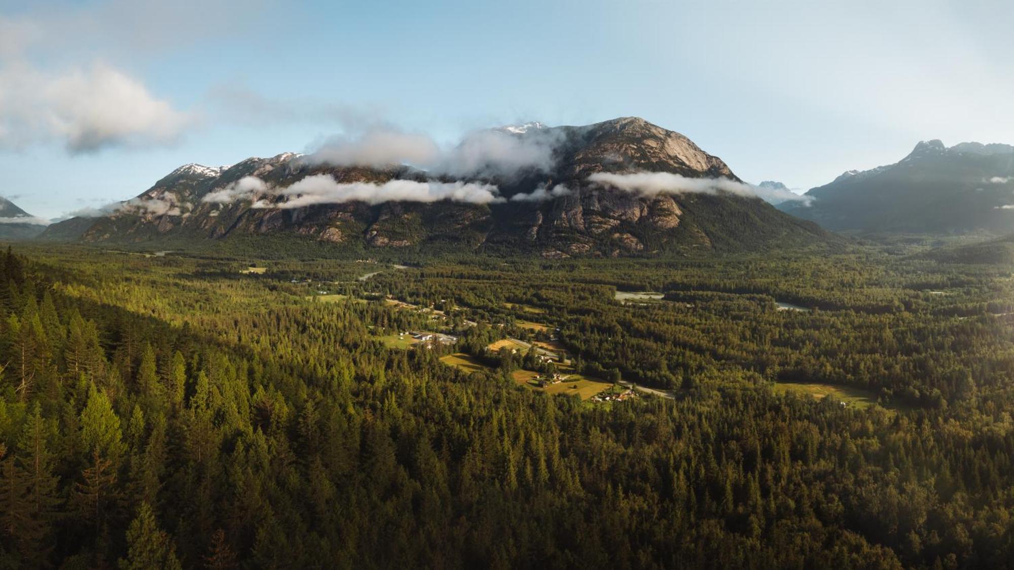 Bella Coola Grizzly Tours And Resort Hagensborg エクステリア 写真