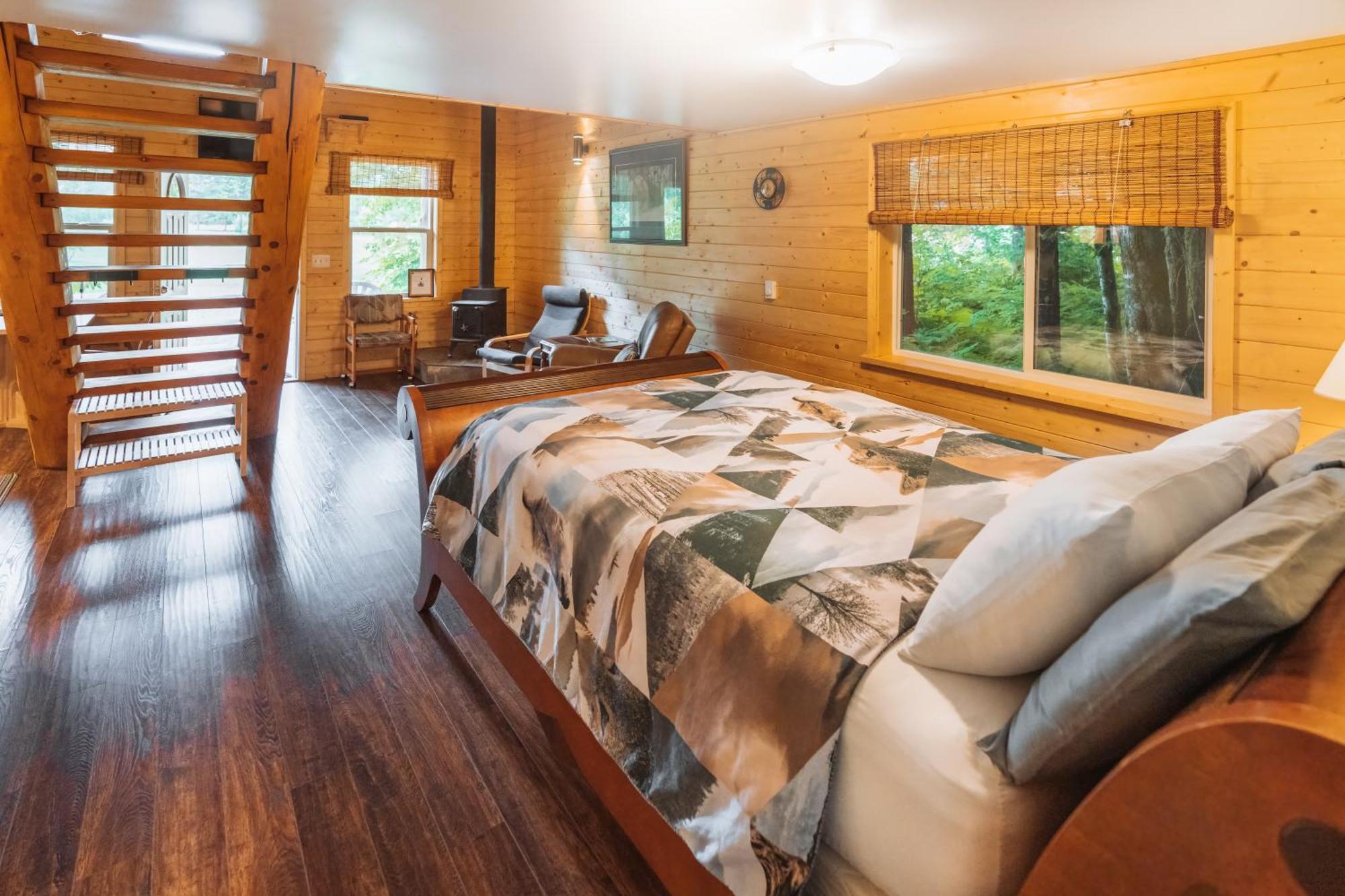 Bella Coola Grizzly Tours And Resort Hagensborg エクステリア 写真