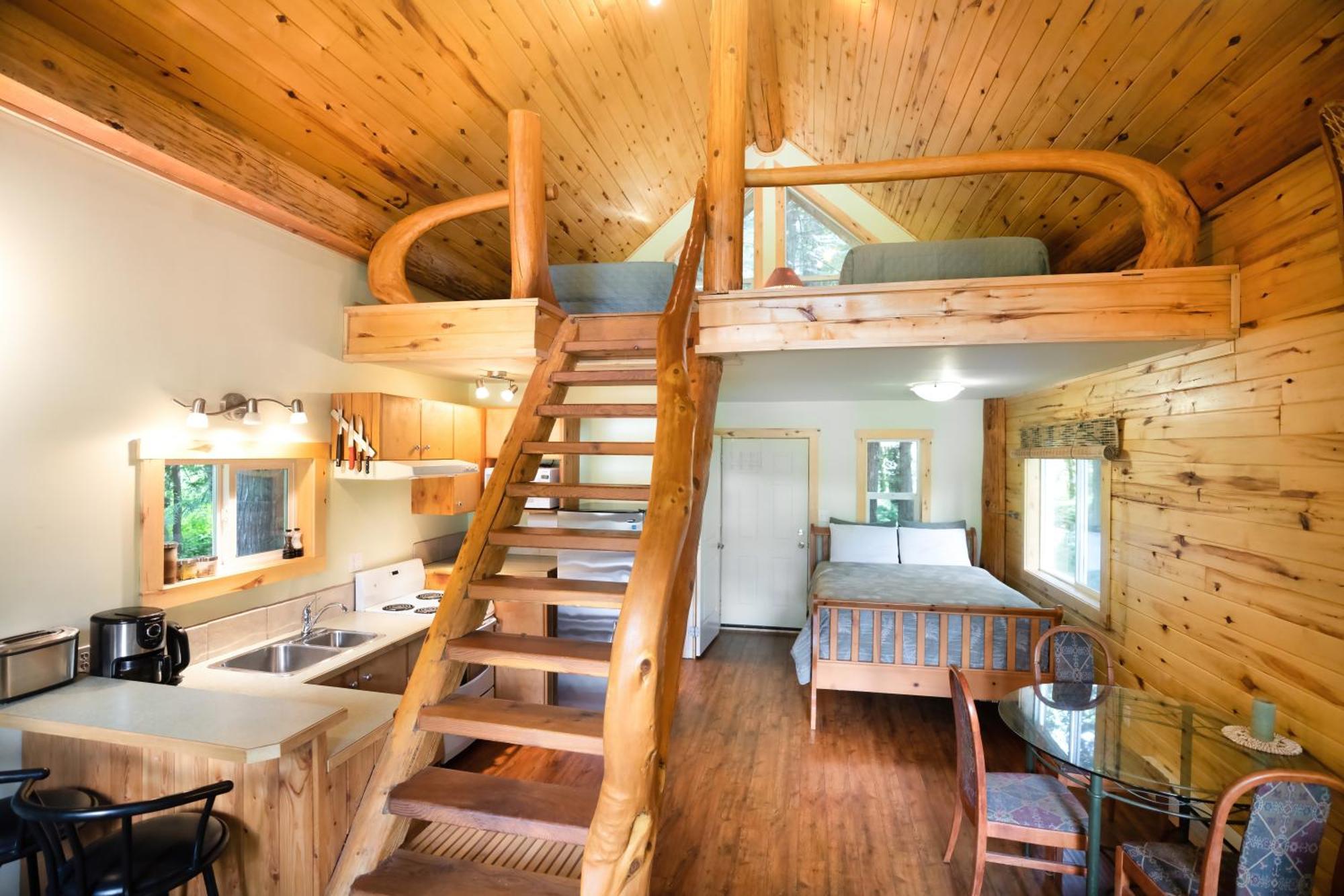 Bella Coola Grizzly Tours And Resort Hagensborg エクステリア 写真