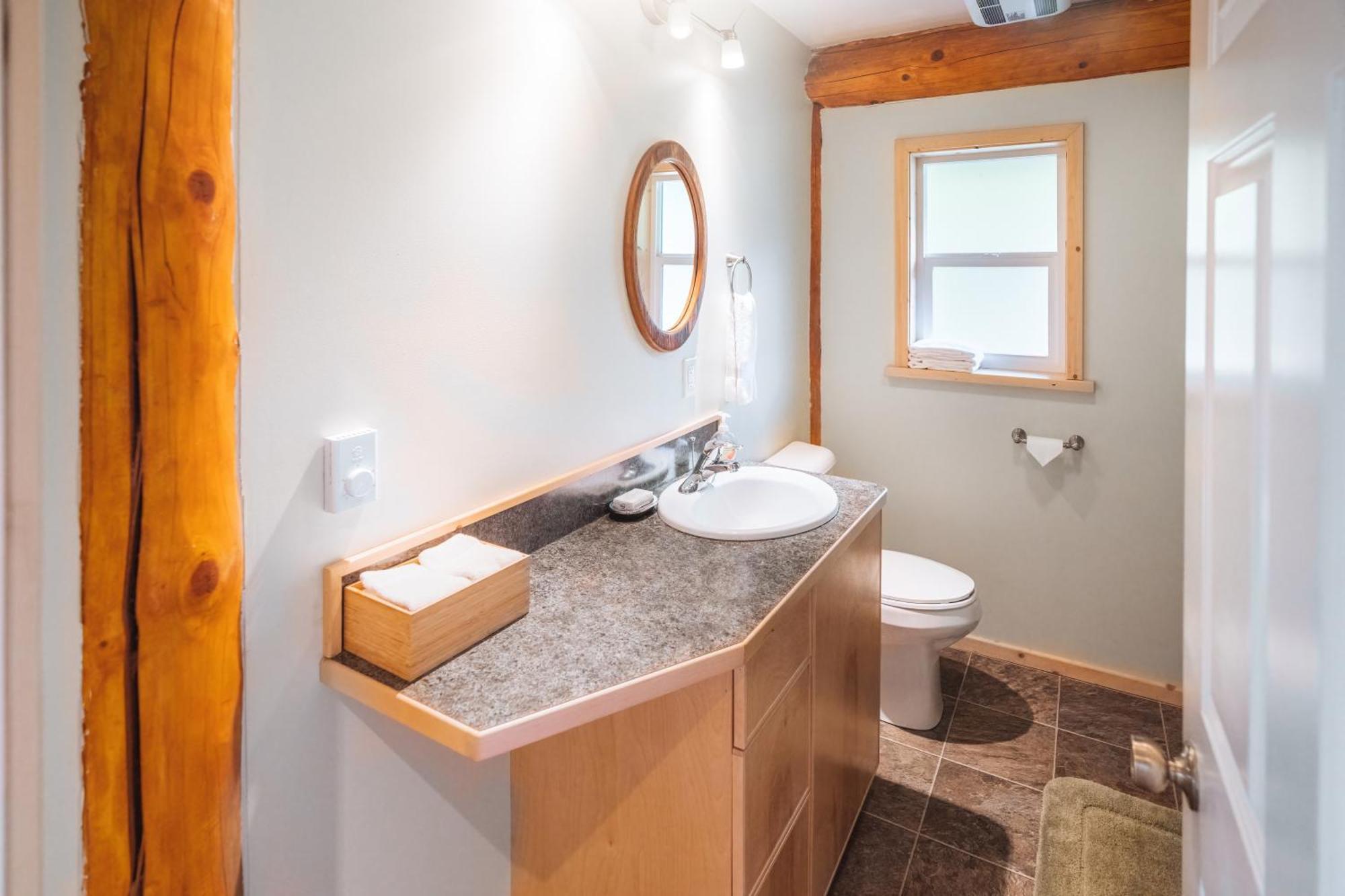 Bella Coola Grizzly Tours And Resort Hagensborg エクステリア 写真