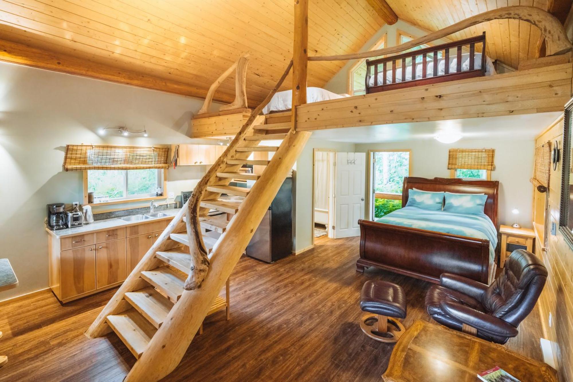 Bella Coola Grizzly Tours And Resort Hagensborg エクステリア 写真