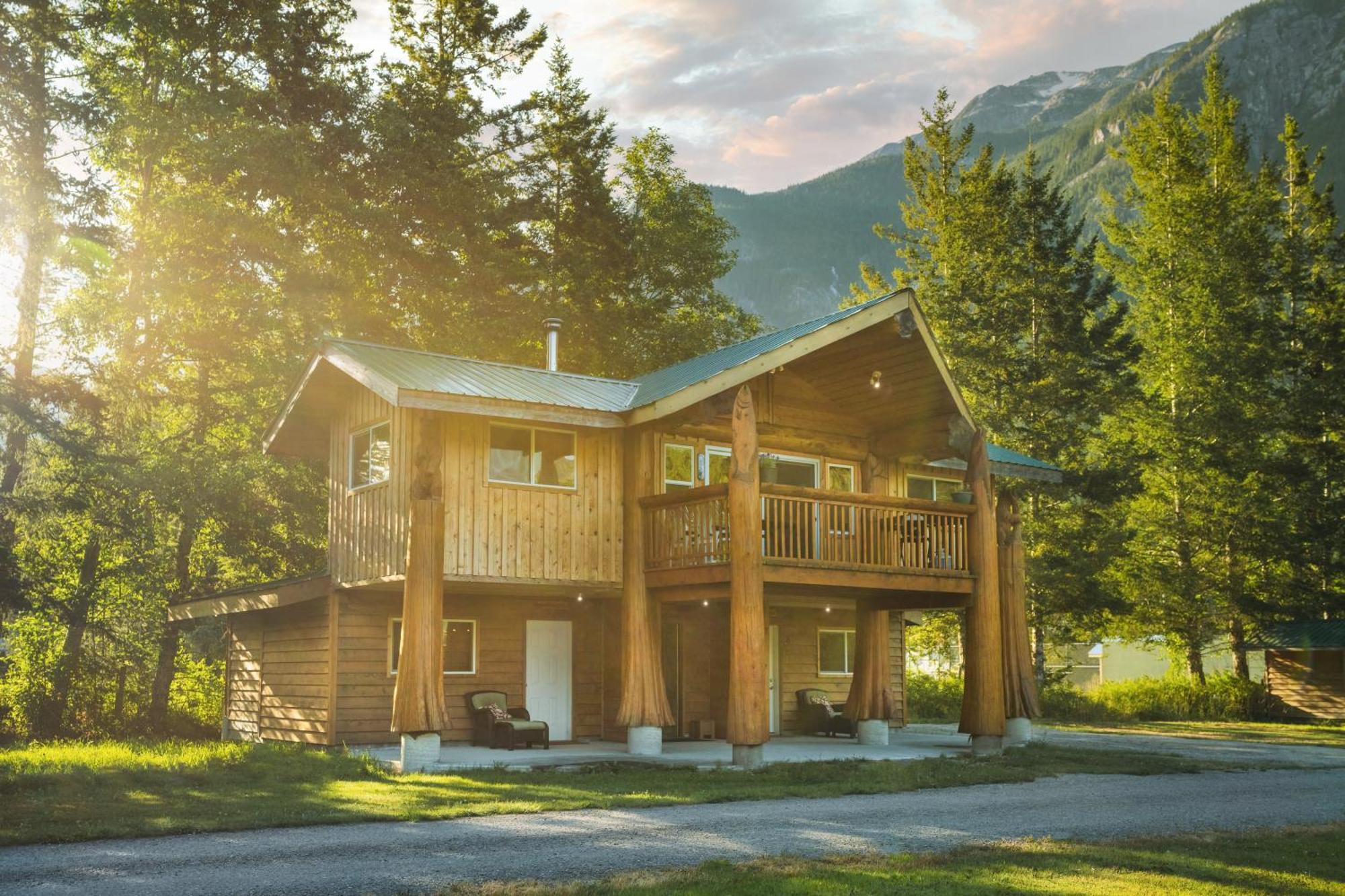 Bella Coola Grizzly Tours And Resort Hagensborg エクステリア 写真