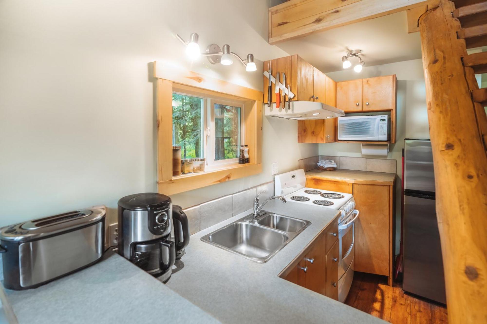 Bella Coola Grizzly Tours And Resort Hagensborg エクステリア 写真