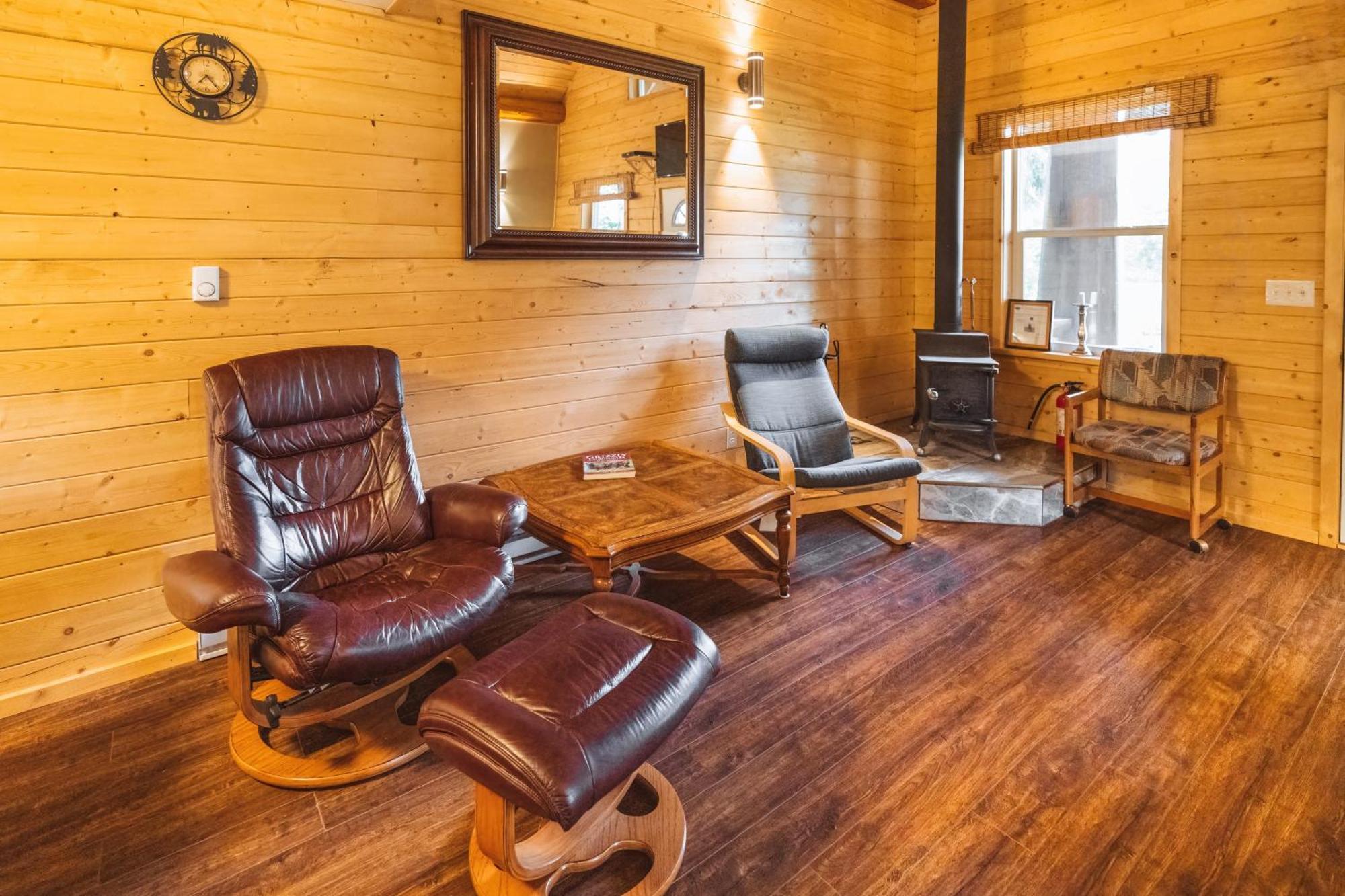 Bella Coola Grizzly Tours And Resort Hagensborg エクステリア 写真