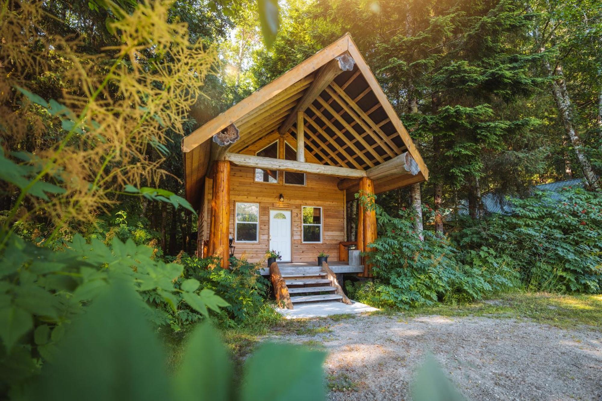 Bella Coola Grizzly Tours And Resort Hagensborg エクステリア 写真