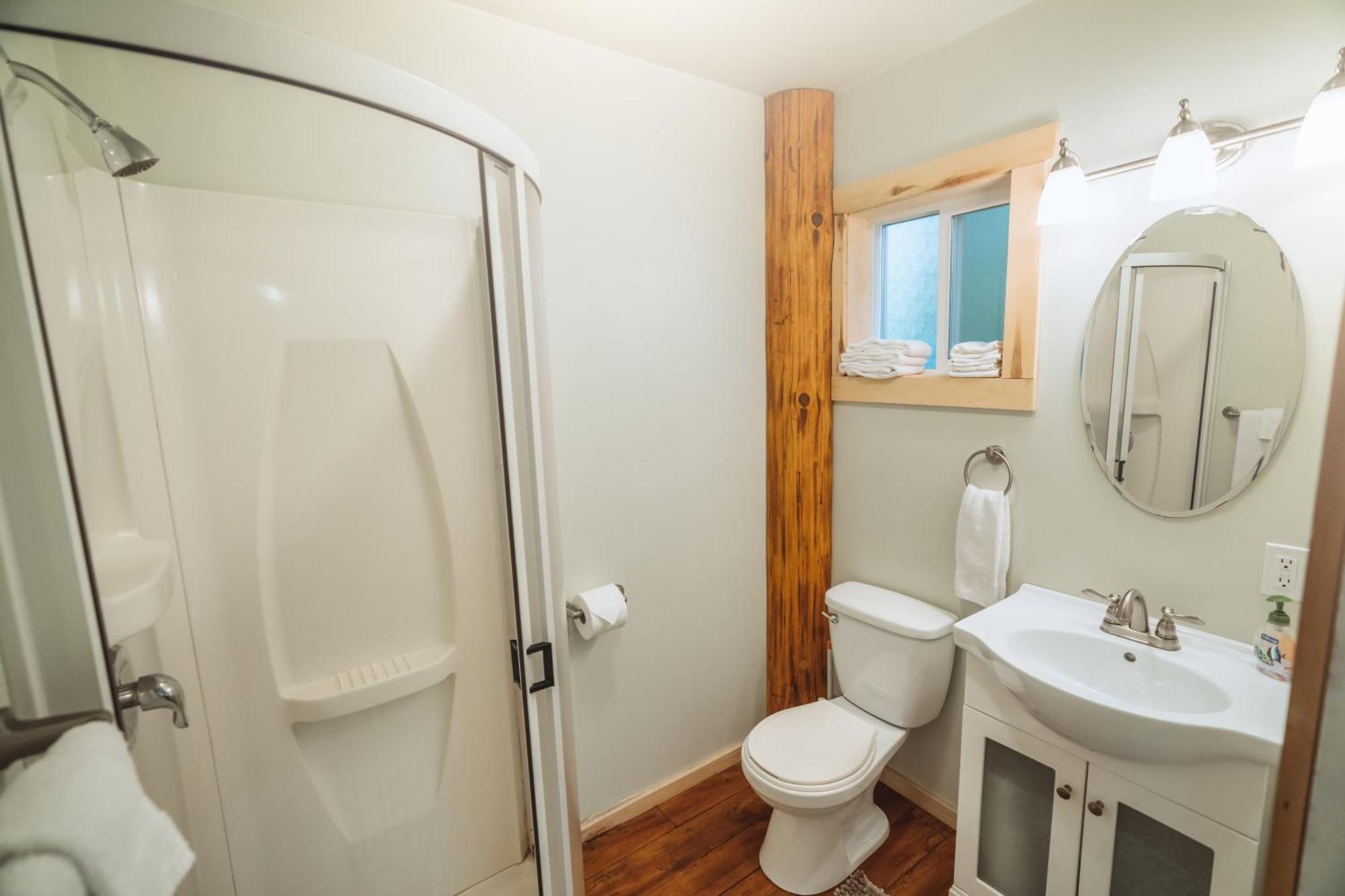 Bella Coola Grizzly Tours And Resort Hagensborg エクステリア 写真