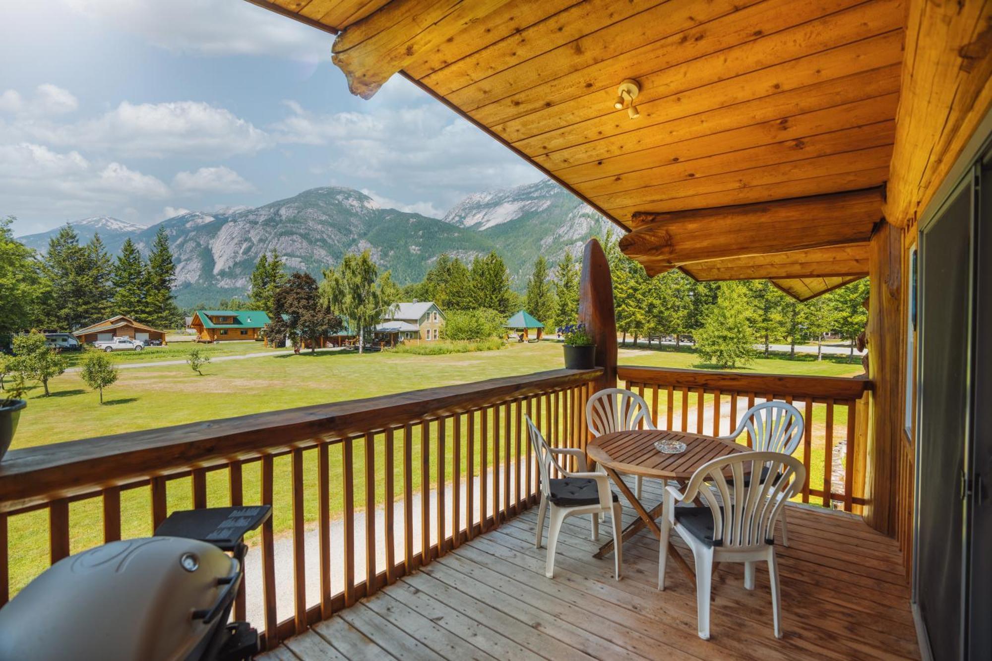 Bella Coola Grizzly Tours And Resort Hagensborg エクステリア 写真